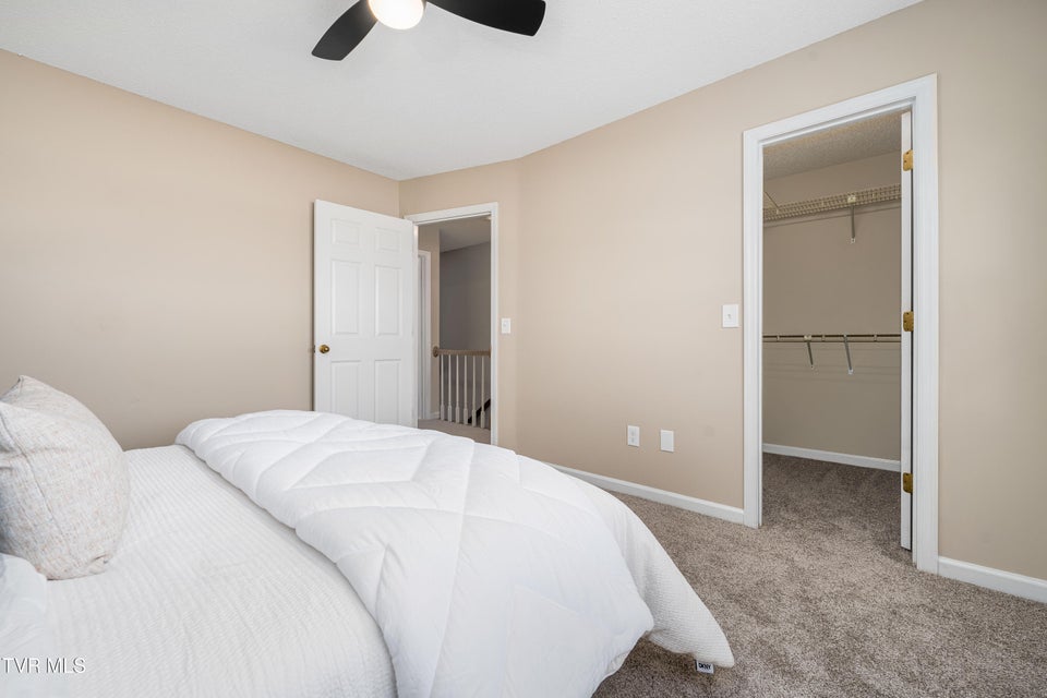 Photo #17: 400 Sunset Drive