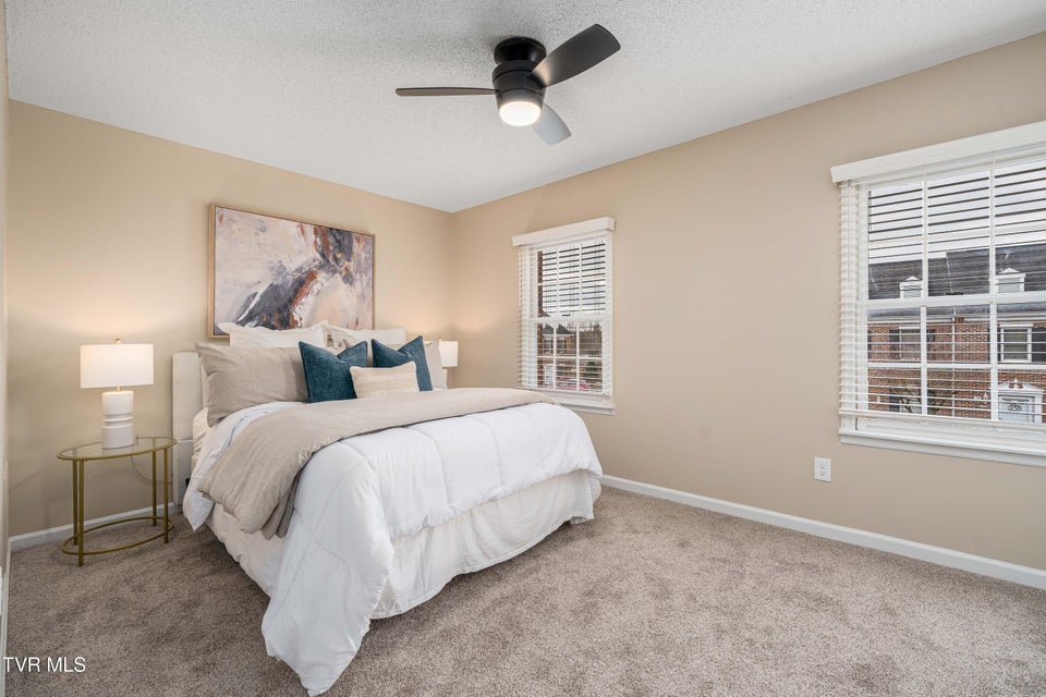 Photo #19: 400 Sunset Drive