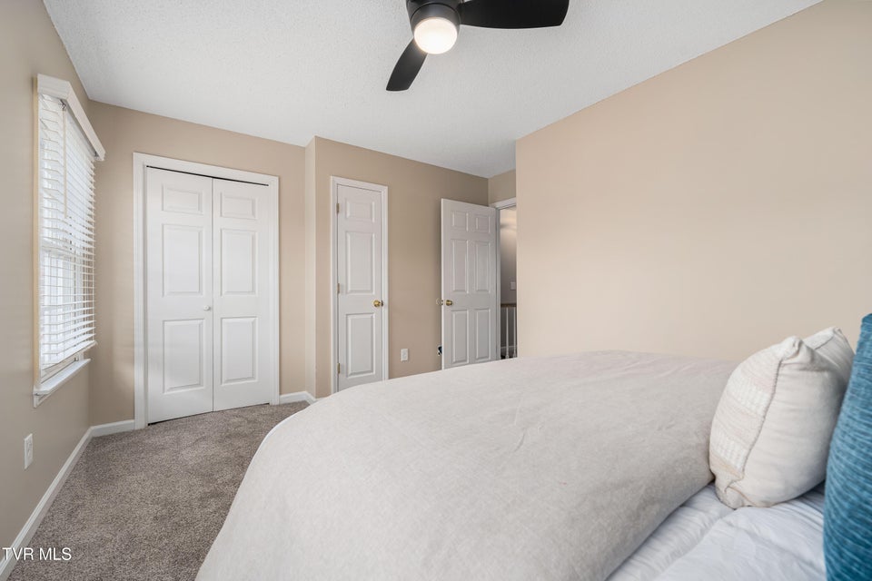 Photo #20: 400 Sunset Drive