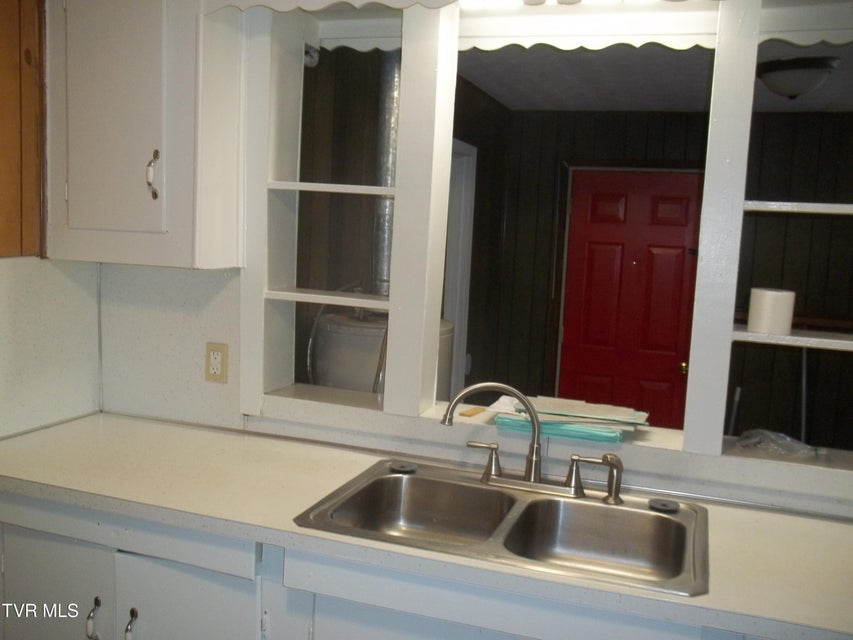 Photo #26: 164 Birch Street