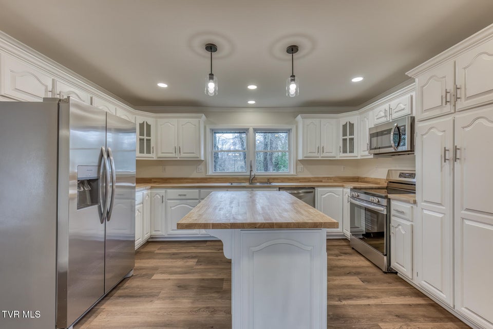 Photo #7: 2230 Dave Buck Road