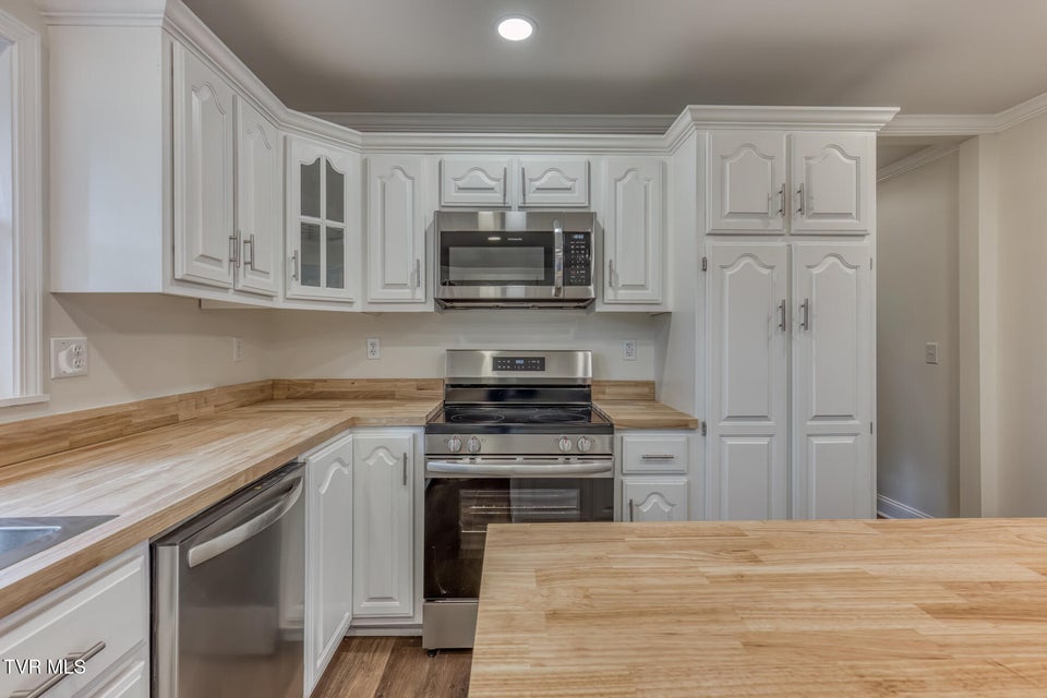 Photo #8: 2230 Dave Buck Road