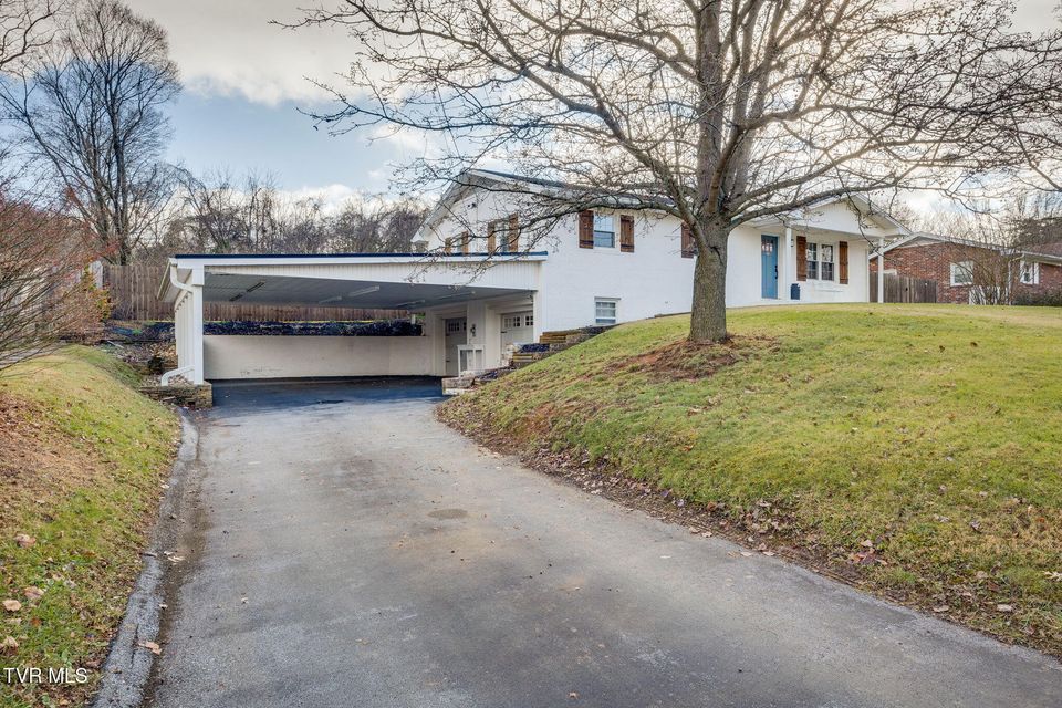 Photo #3: 702 Crowell Lane