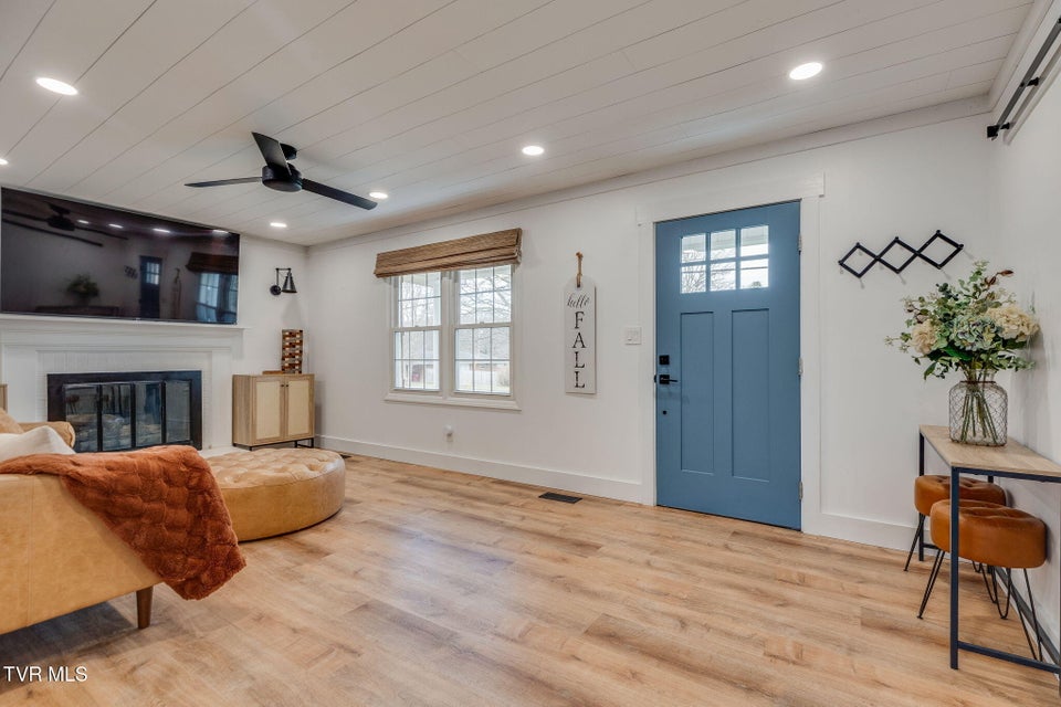 Photo #6: 702 Crowell Lane