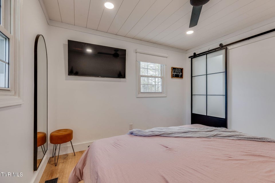 Photo #15: 702 Crowell Lane