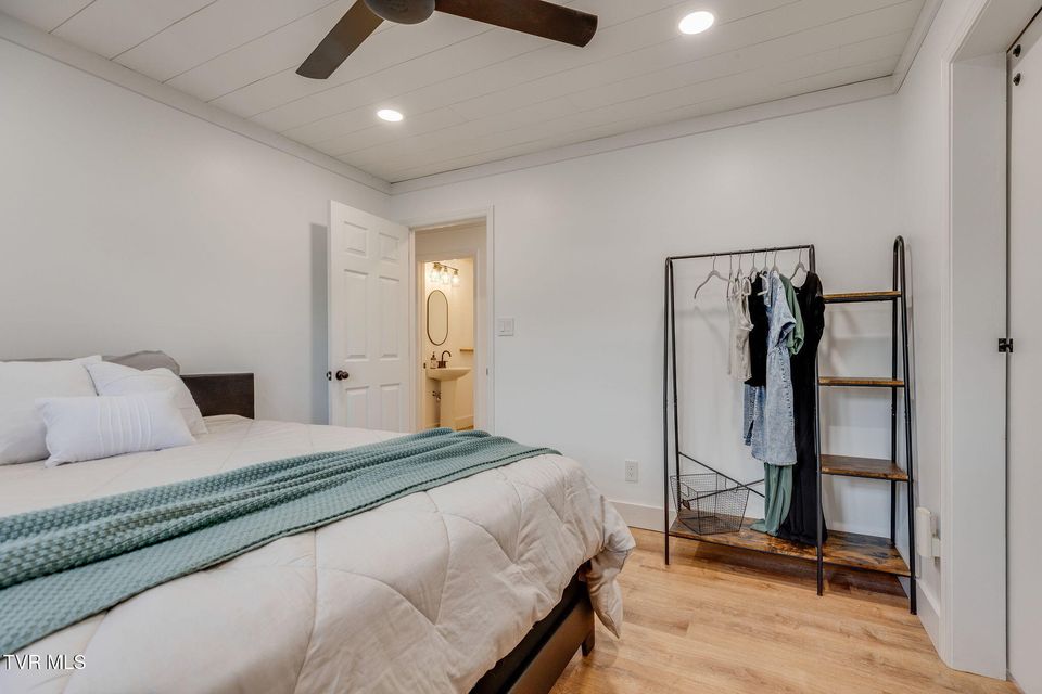 Photo #20: 702 Crowell Lane