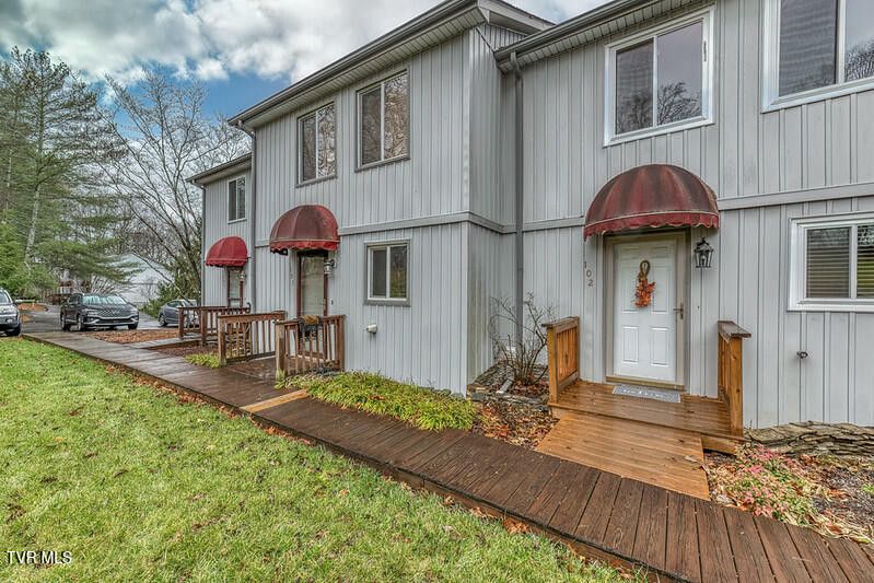 Photo #2: 102 Point Shore Pvt Drive 