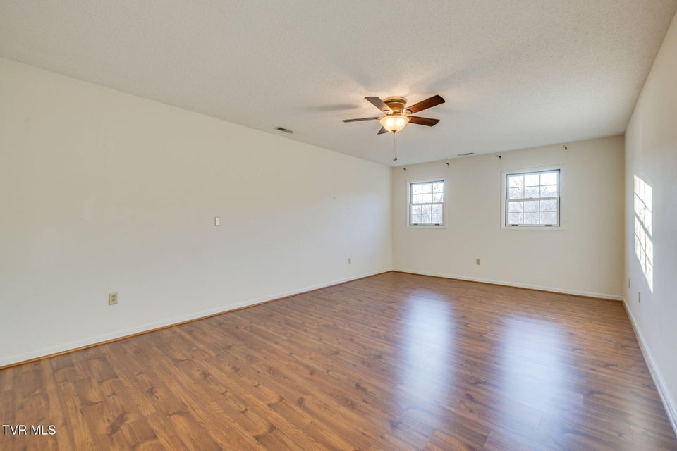 Photo #31: 1001 Fiddlers Way