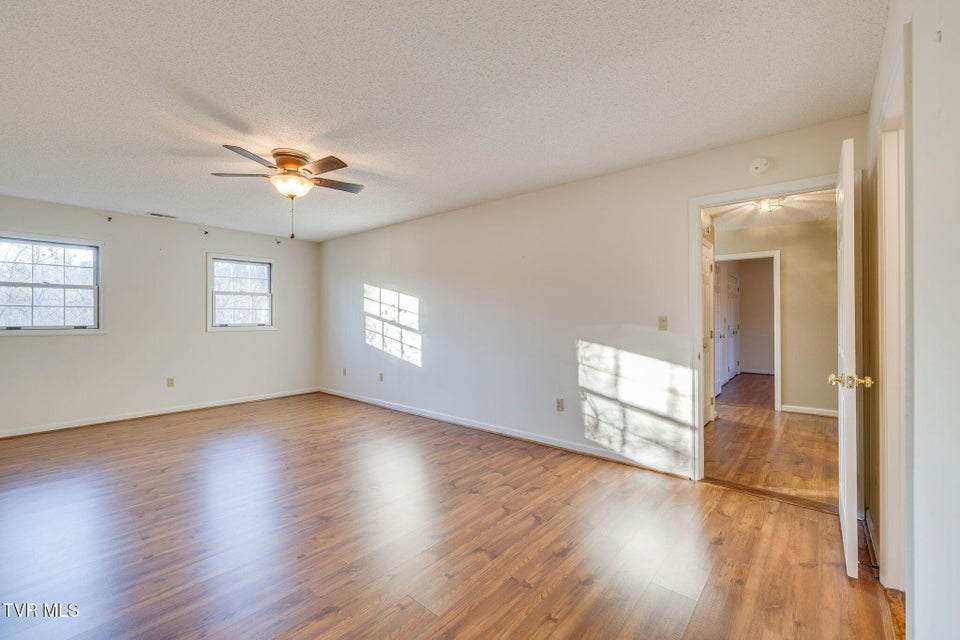 Photo #32: 1001 Fiddlers Way