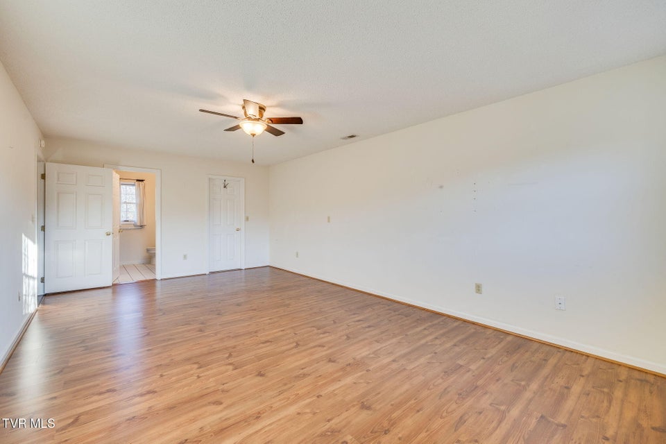 Photo #33: 1001 Fiddlers Way