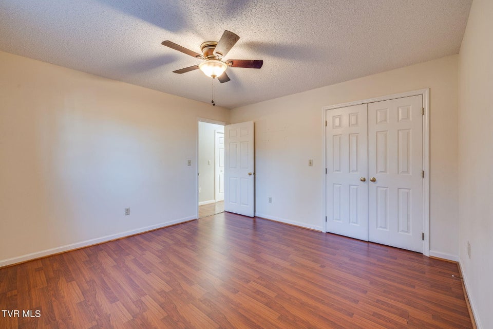 Photo #38: 1001 Fiddlers Way