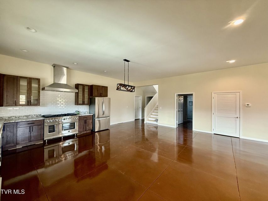 Photo #16: 2114 Powell River Rd 