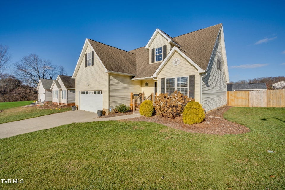 Photo #4: 102 Wyntuck Lane