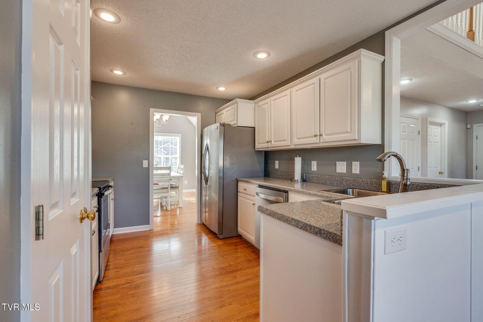 Photo #12: 102 Wyntuck Lane