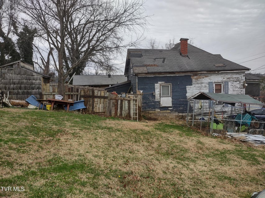 Photo #12: 1004 Maple Street