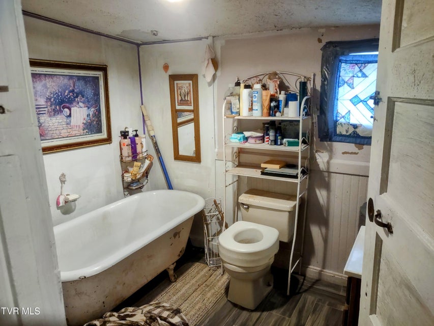 Photo #10: 1004 Maple Street