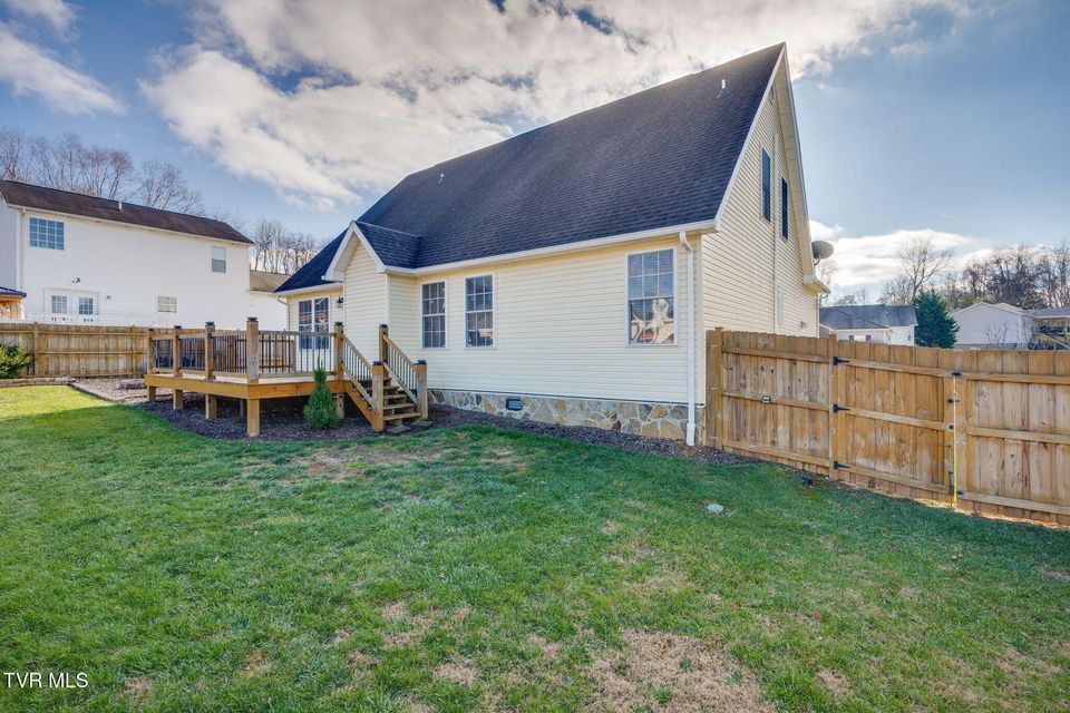 Photo #31: 102 Wyntuck Lane