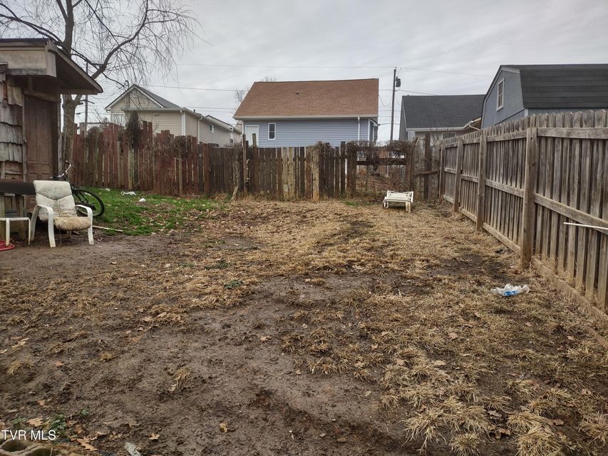 Photo #5: 1004 Maple Street