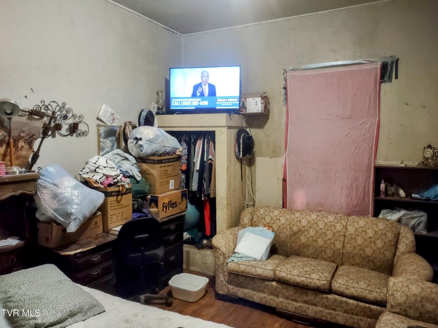 Photo #11: 1004 Maple Street