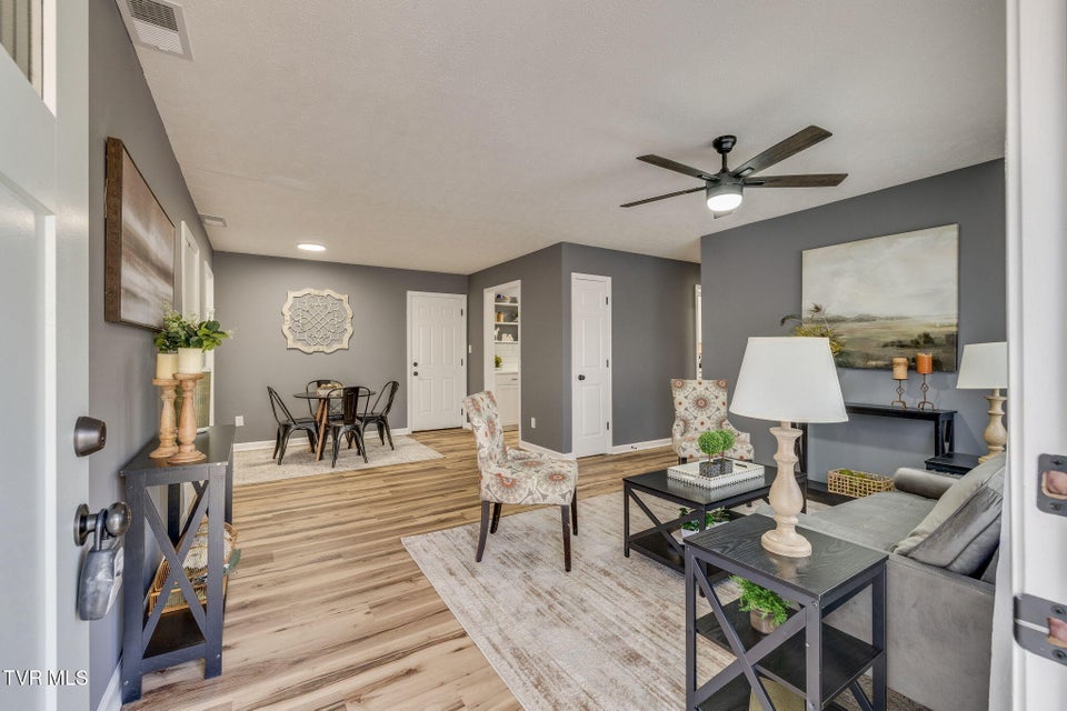 Photo #4: 583 Lovedale Drive