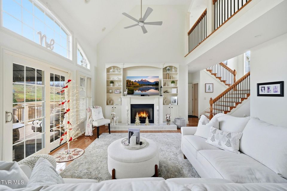 Photo #8: 8 Lake Harbor Court