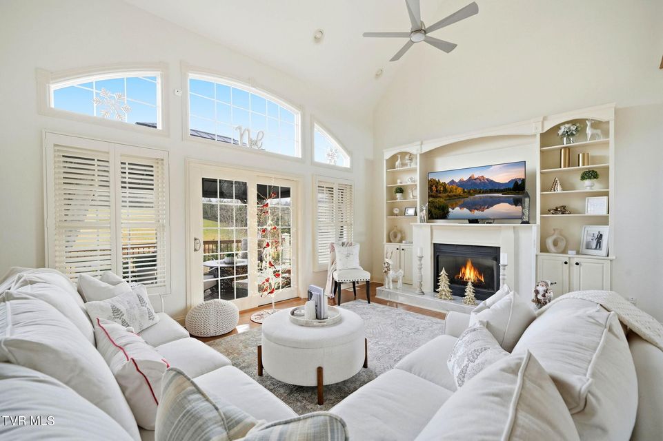 Photo #9: 8 Lake Harbor Court