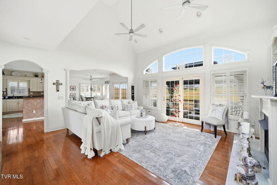 Photo #10: 8 Lake Harbor Court