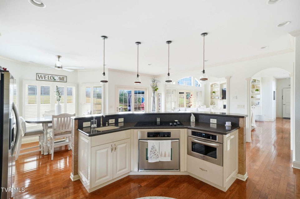 Photo #16: 8 Lake Harbor Court