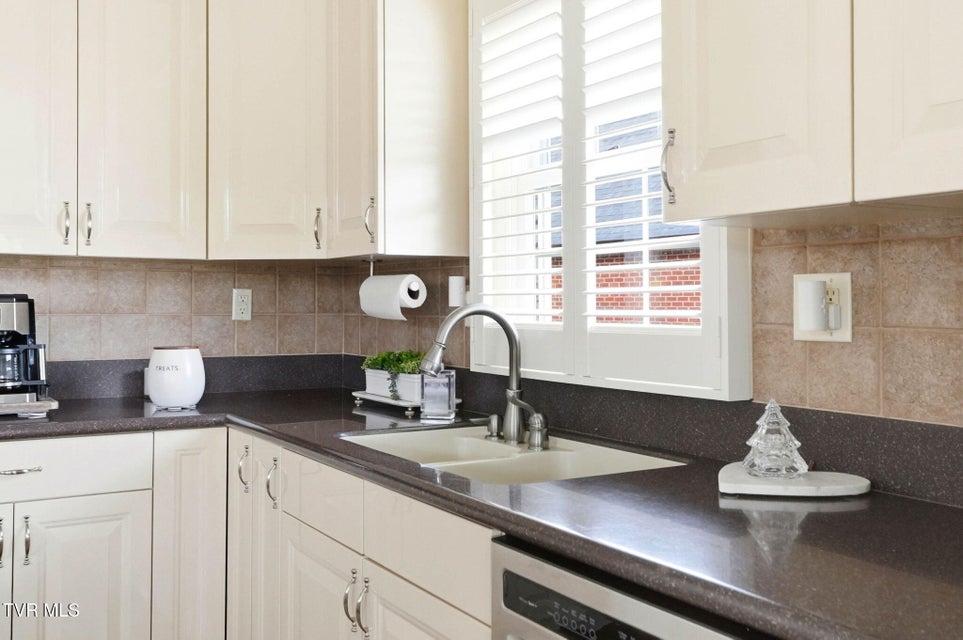 Photo #17: 8 Lake Harbor Court