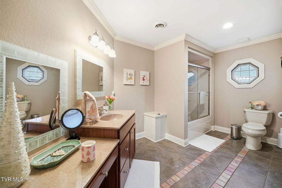 Photo #39: 8 Lake Harbor Court