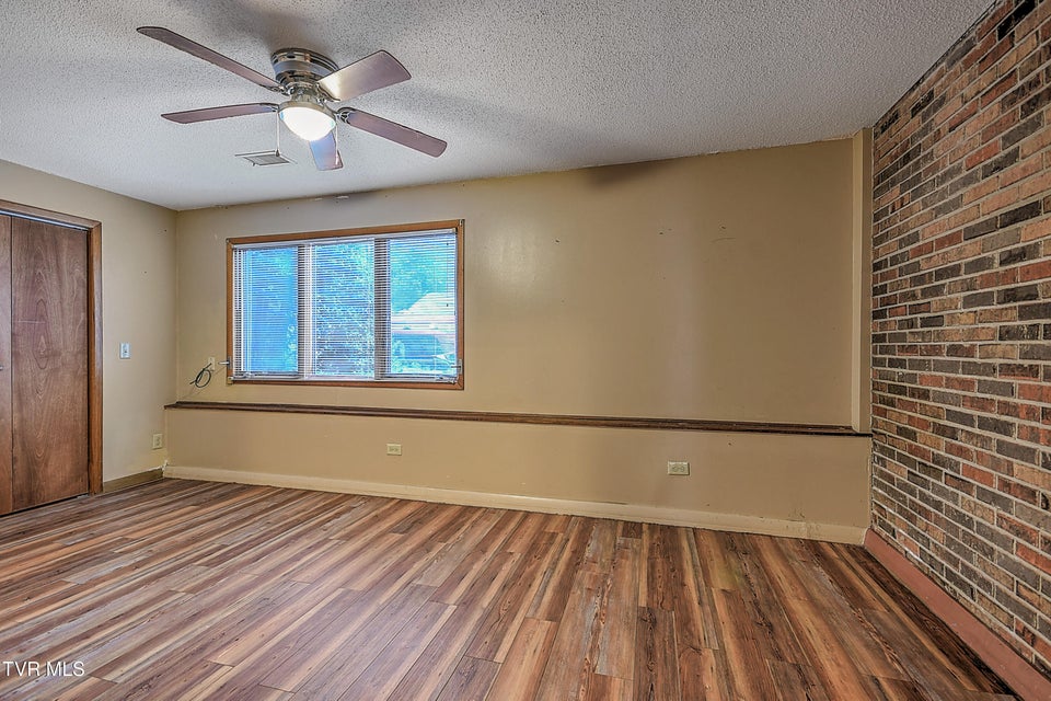 Photo #22: 500 Fleetwood Drive