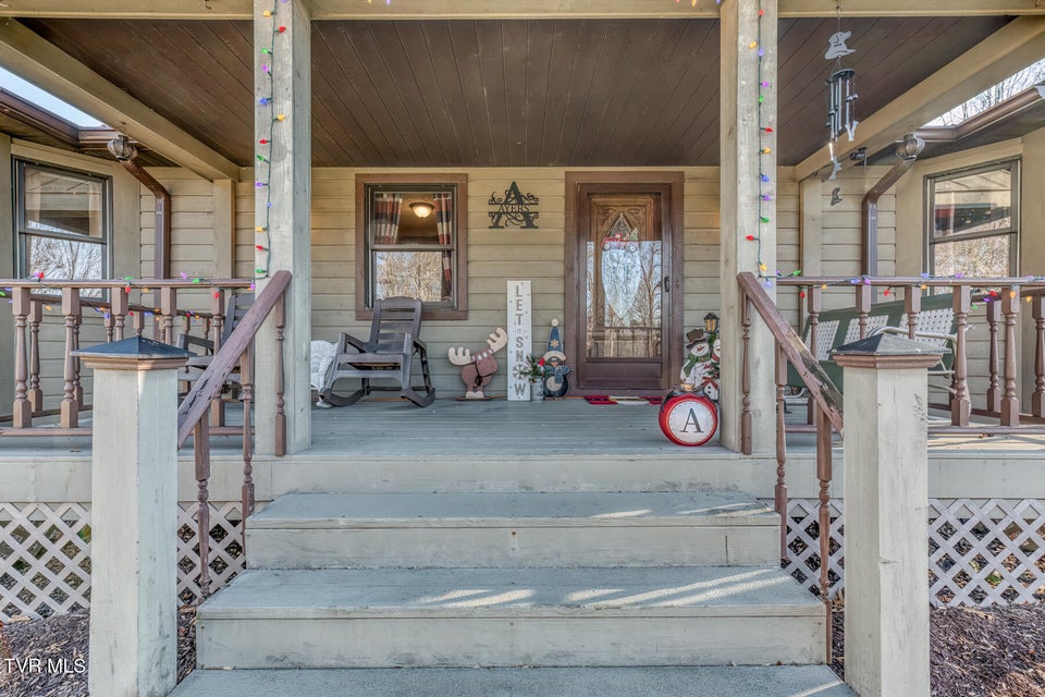 Photo #6: 155 Horseshoe Drive