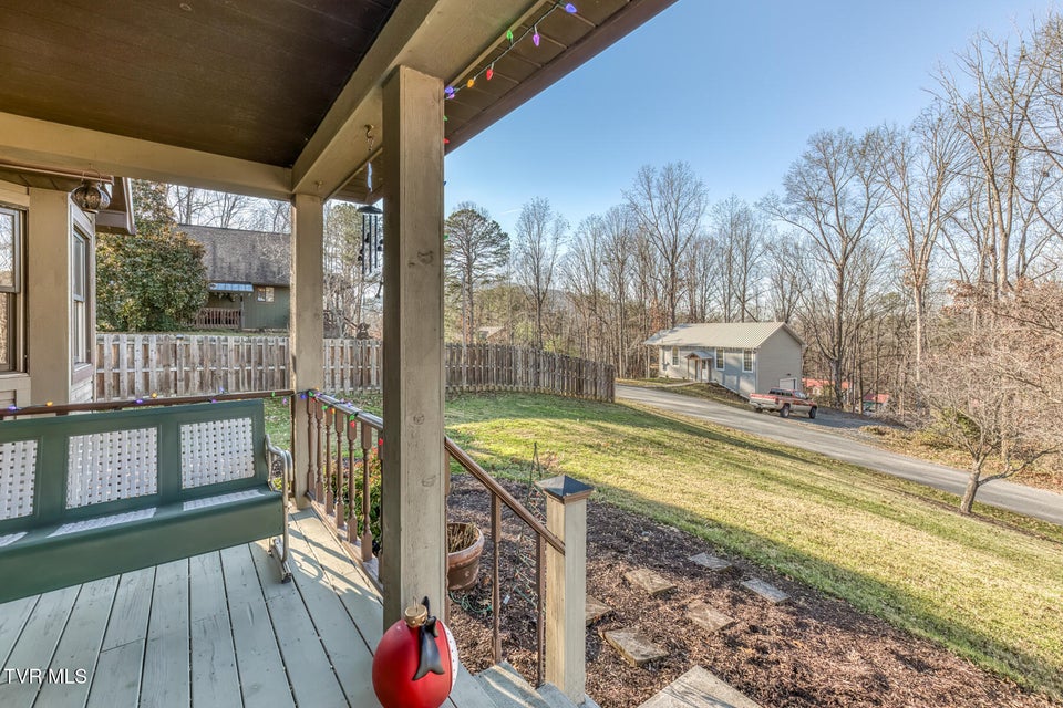 Photo #7: 155 Horseshoe Drive