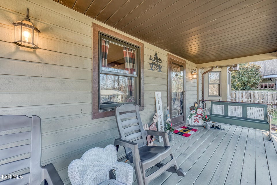 Photo #9: 155 Horseshoe Drive