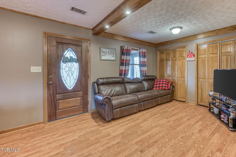 Photo #11: 155 Horseshoe Drive