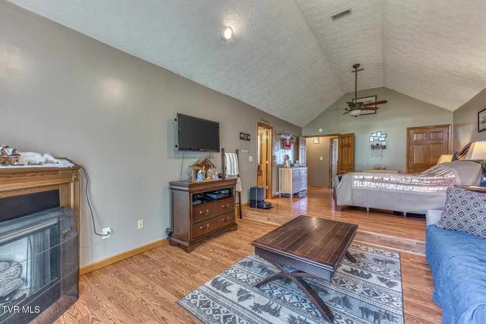 Photo #26: 155 Horseshoe Drive