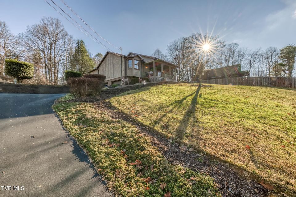 Photo #41: 155 Horseshoe Drive