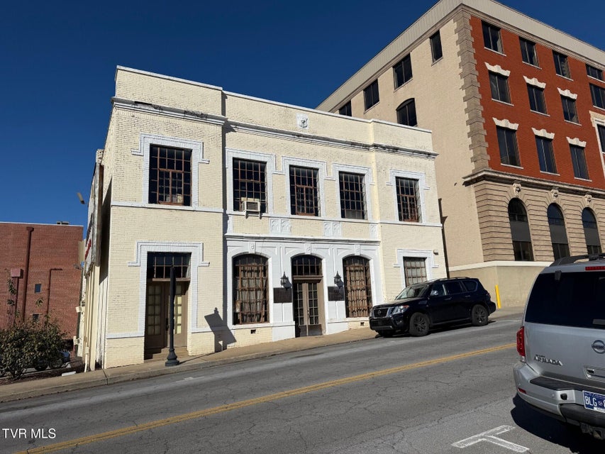 Photo #2: 509 Shelby Street