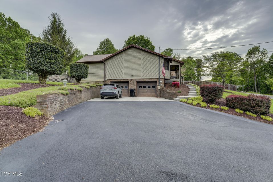 Photo #76: 155 Horseshoe Drive