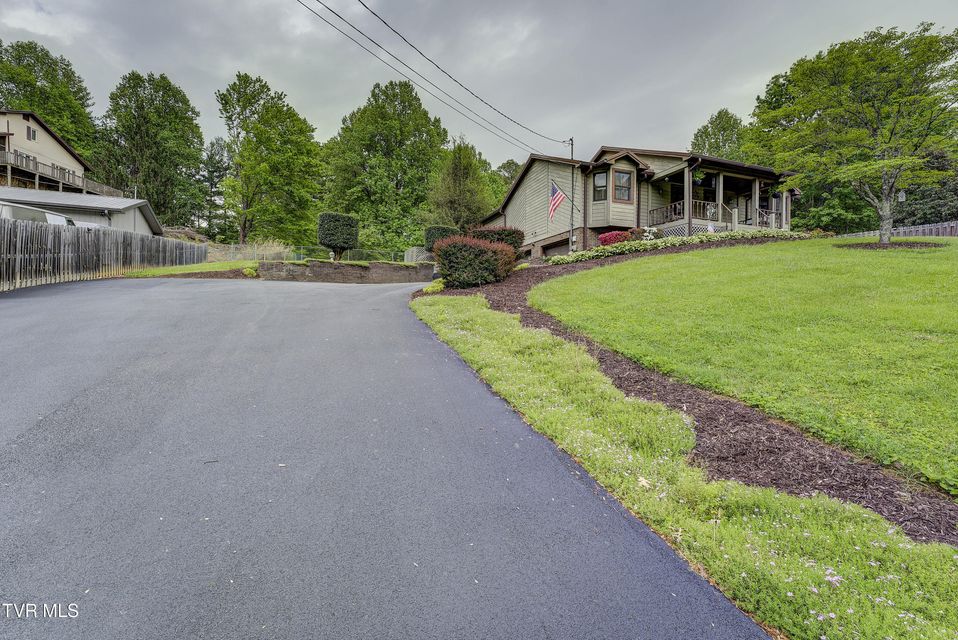 Photo #77: 155 Horseshoe Drive