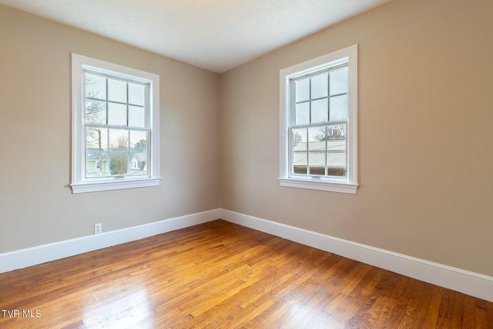 Photo #21: 165 Sevier Avenue