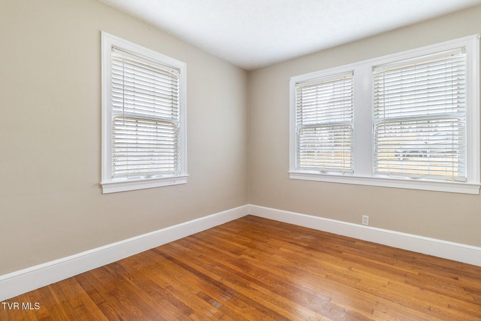 Photo #25: 165 Sevier Avenue