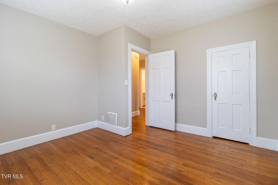 Photo #26: 165 Sevier Avenue