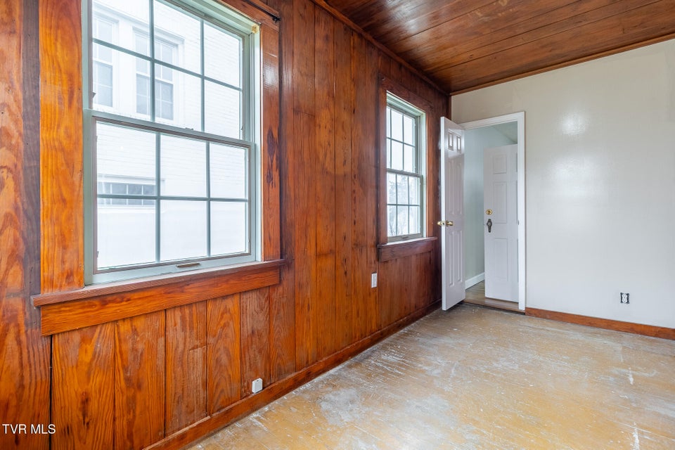 Photo #27: 165 Sevier Avenue