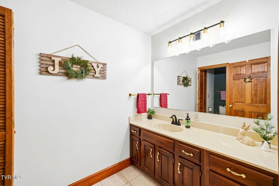 Photo #32: 3303 Honeywood Drive