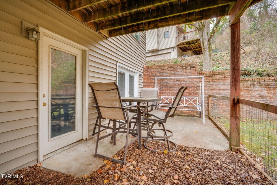 Photo #34: 171 Aston Court