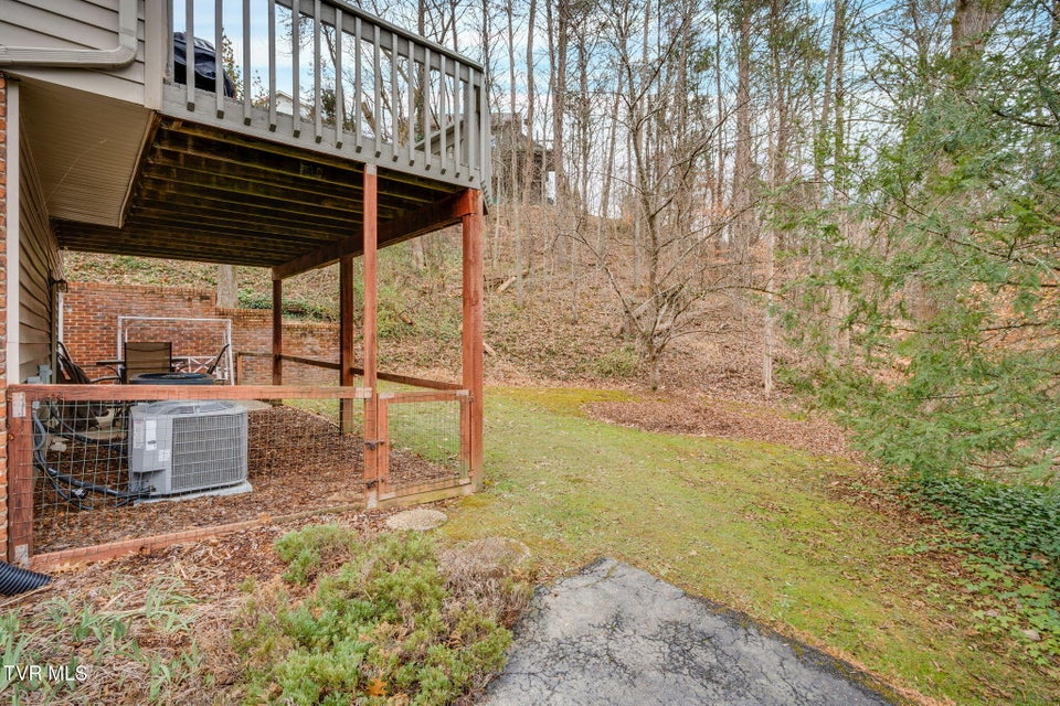 Photo #35: 171 Aston Court