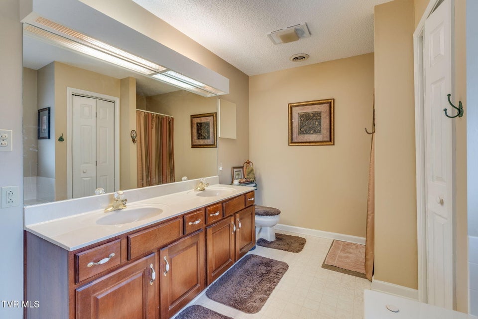 Photo #23: 171 Aston Court