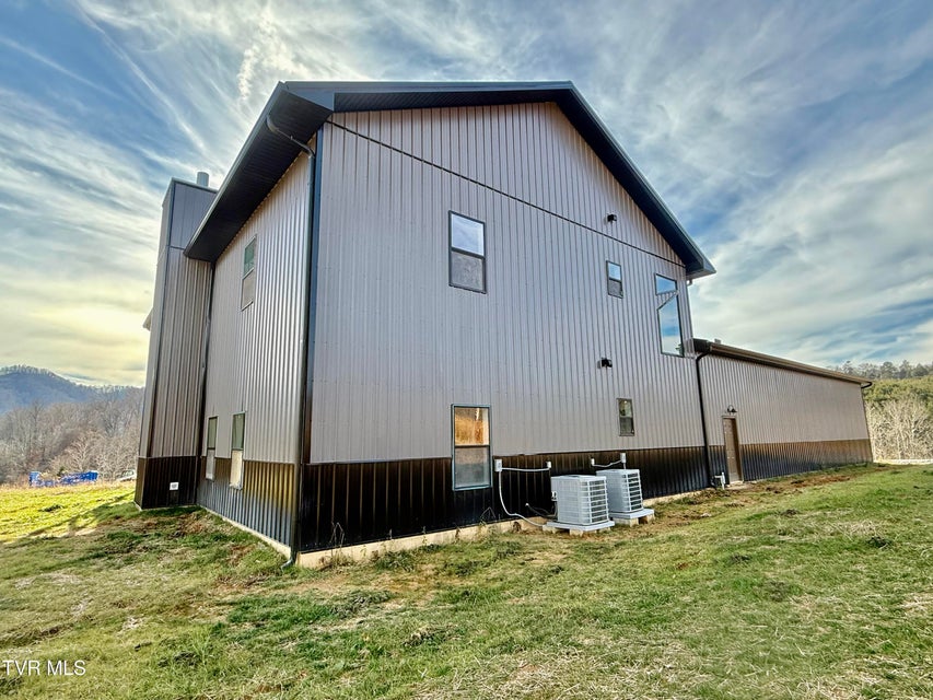 Photo #11: 2114 Powell River Rd 