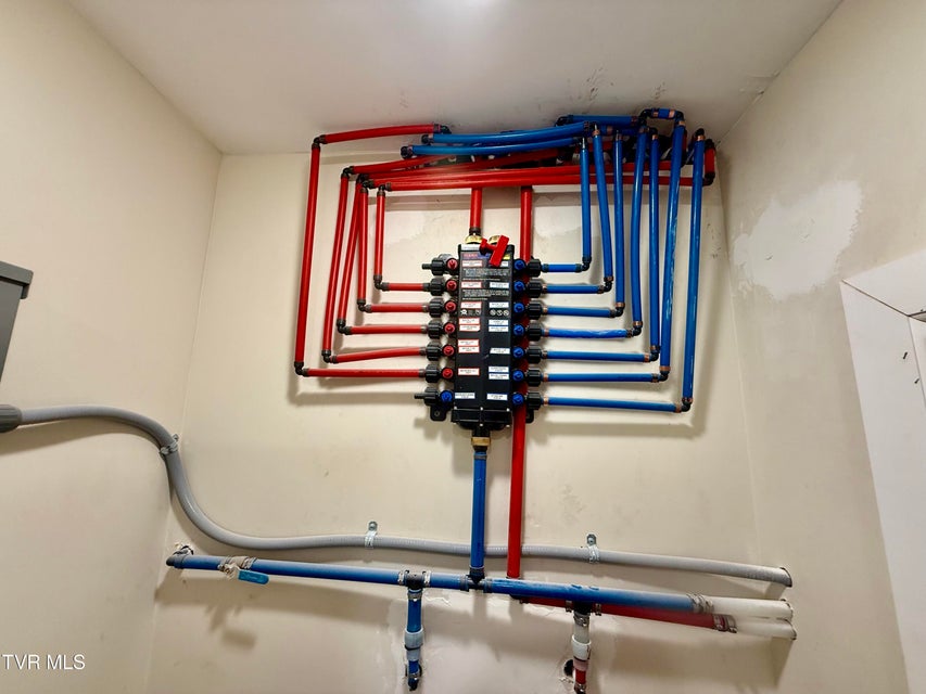 Photo #24: 2114 Powell River Rd 